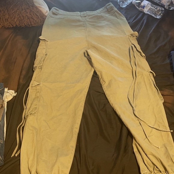 Cargo pants - Picture 2 of 2